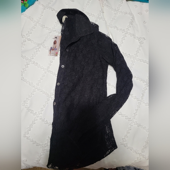 Lace button up shirt - Picture 2 of 3